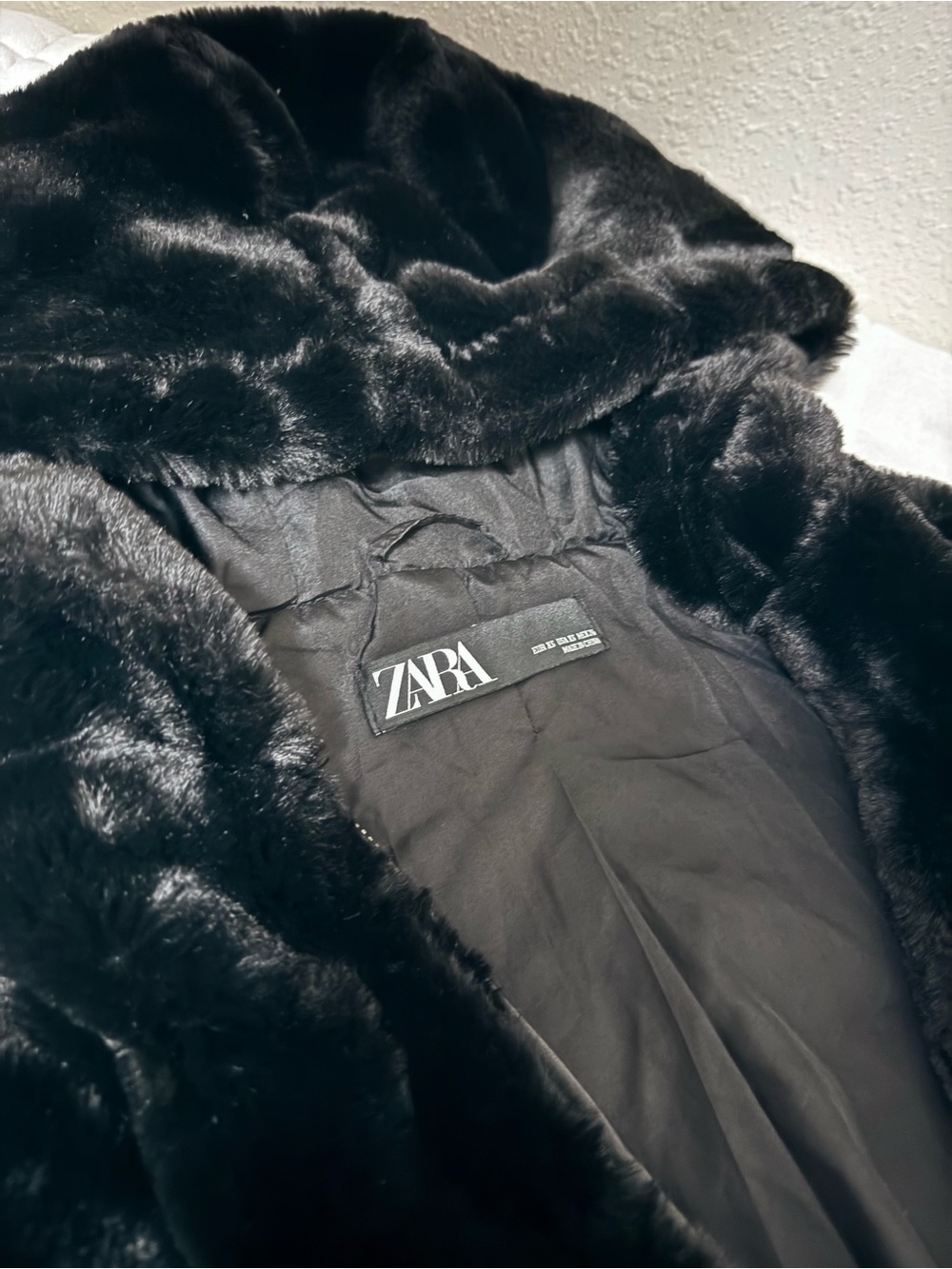 ZARA WOMAN BLACK FAUX FUR COAT WITH HOOD AND POCKETS SIZE XS